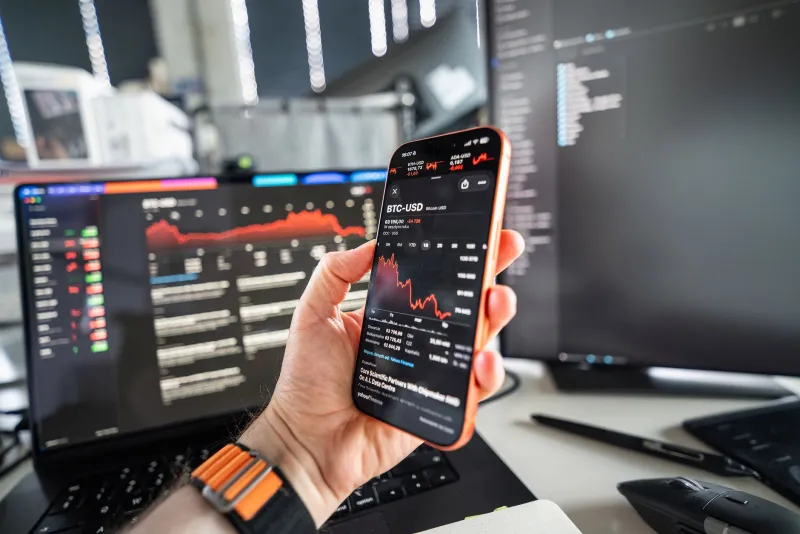 The Price You Never Agreed To: How Flash Crashes Silently Drain US Crypto Investors Through Slippage, Front-Running, and Broken Order Execution